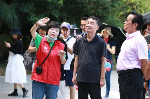 武漢旅游志愿者發(fā)布“五一”優(yōu)質(zhì)服務(wù)倡議 以暖心咨詢點(diǎn)亮文明之旅